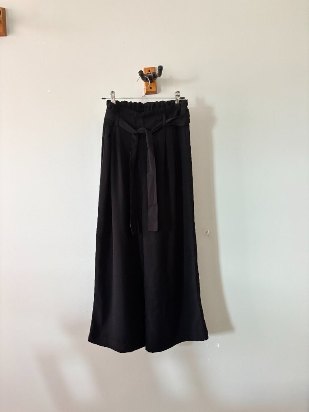 NWOT • Stradivarius • paperbag tie waist cropped wide leg pants - Picture 6 of 10